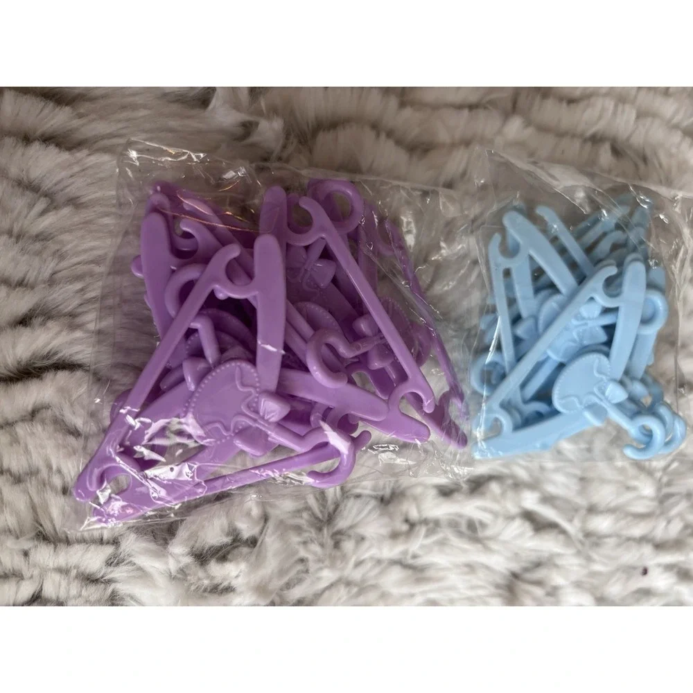 Two Brand New Packages Of Barbie Doll Clothes‎ Hangers, Doll, Purple Blue. 2968